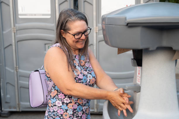 Portable Toilet Options We Offer in Merrionette Park, IL